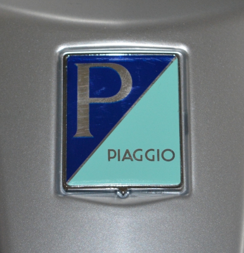 Emblem Piaggio vorne